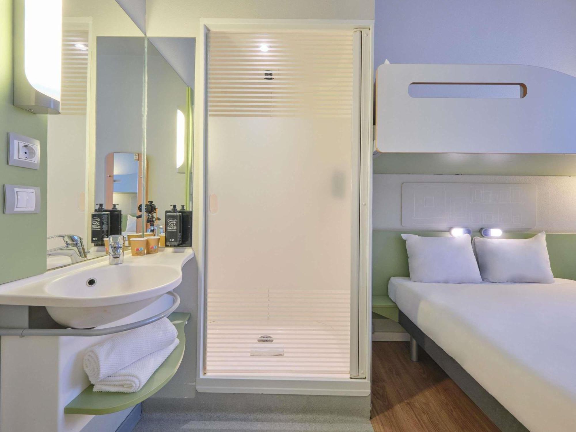 Ibis Budget Madrid Calle 30 — Photos 1